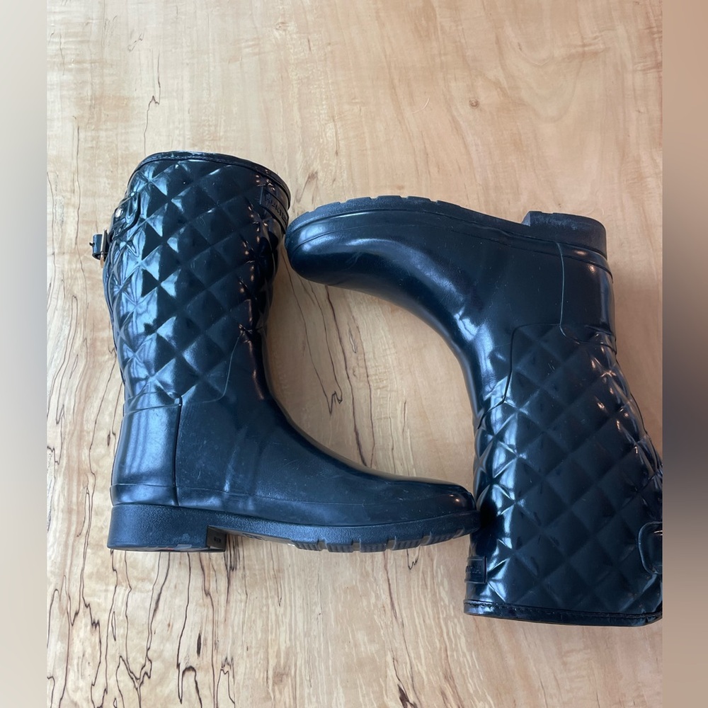Hunter Refined Gloss Quilt Short Rain Boots- Sz 9- worn once! - Picture 6 of 14
